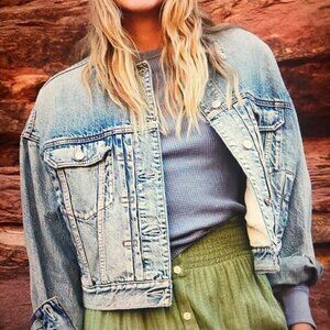 American Eagle Tomgirl  Cropped Denim Jacket Size Sm